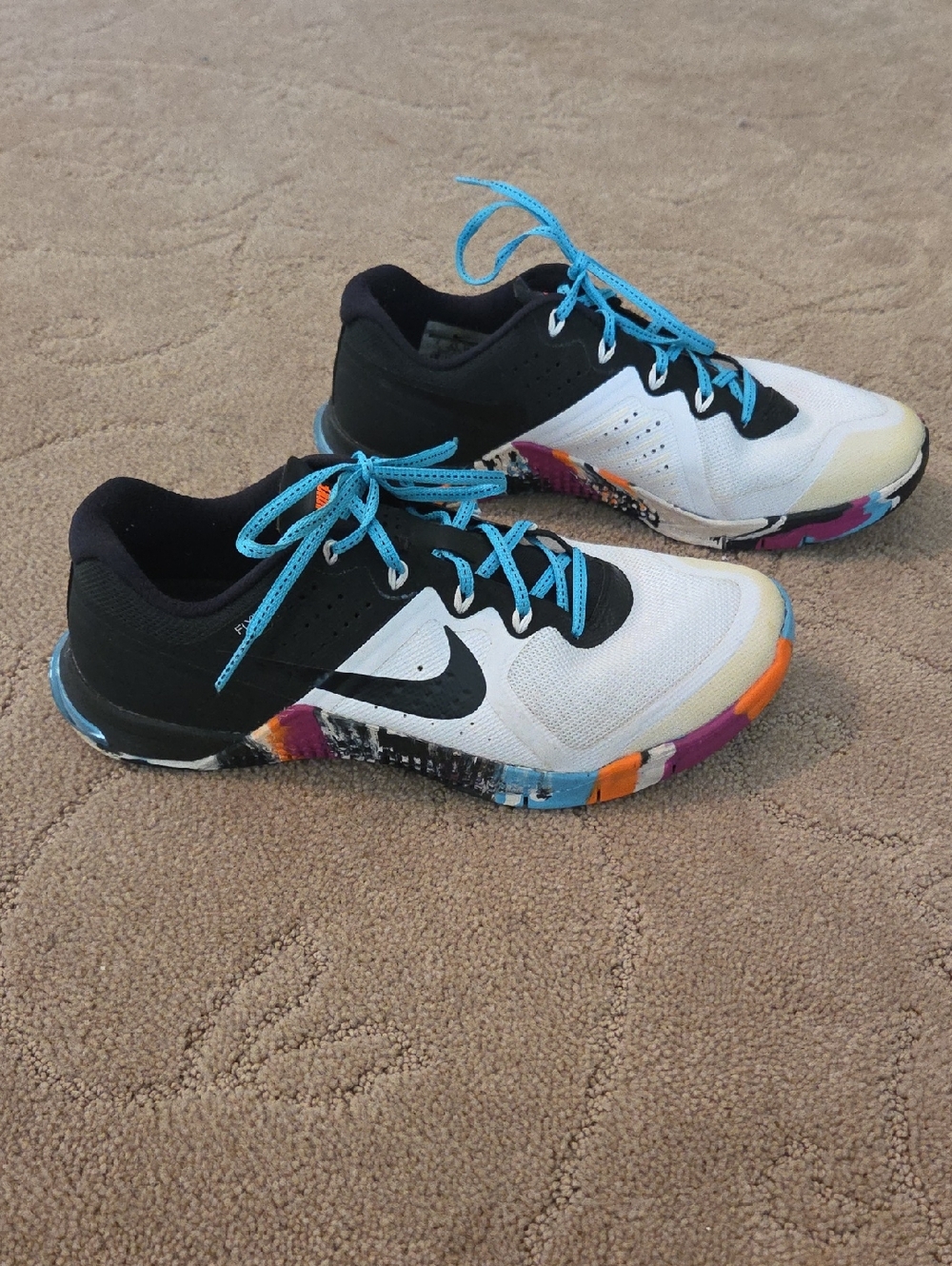 Nike White & Black Training Shoes with Blue Laces and Multicolor Midsole